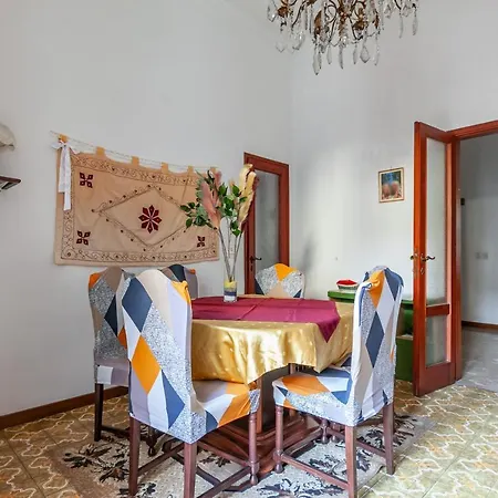 Roomy House With Private Courtyard! Apartment