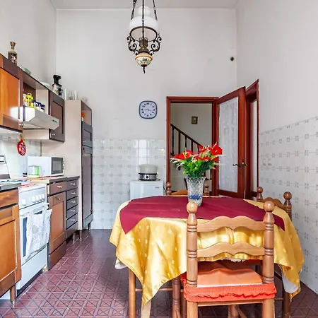 Roomy House With Private Courtyard! *