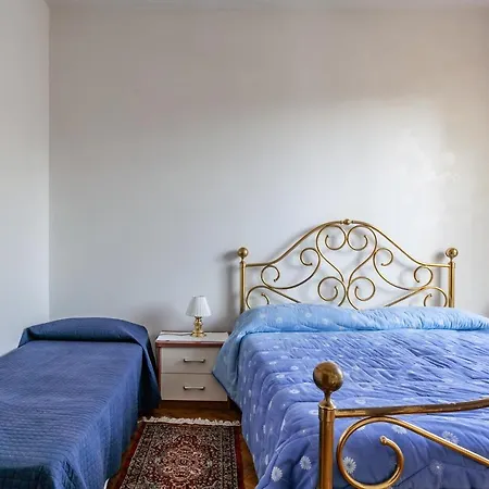 Roomy House With Private Courtyard! В'яреджо