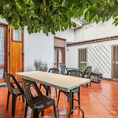 شقة Roomy House With Private Courtyard! فياريجيو